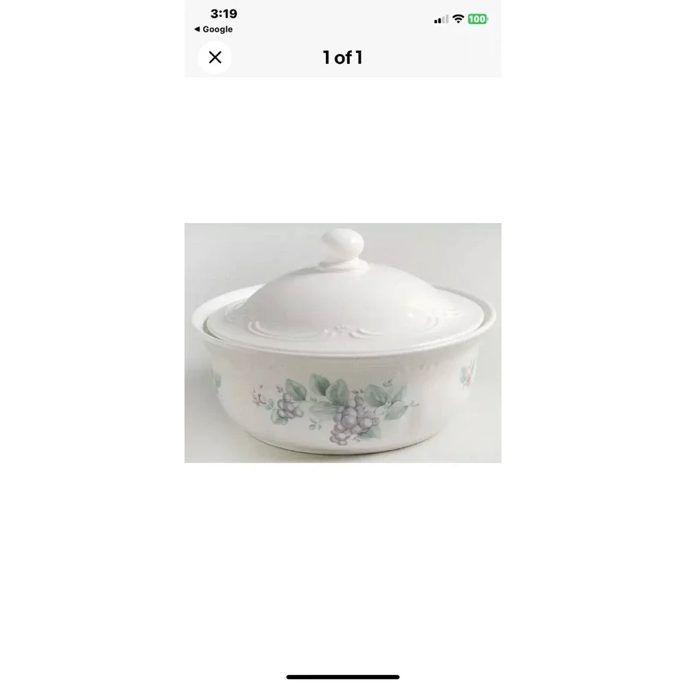 Pfaltzgraff Grapevine 2 Quart Round‎ Covered Casserole Microwave Safe